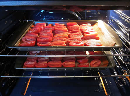 Zongedroogde tomaten zelf maken in de oven 